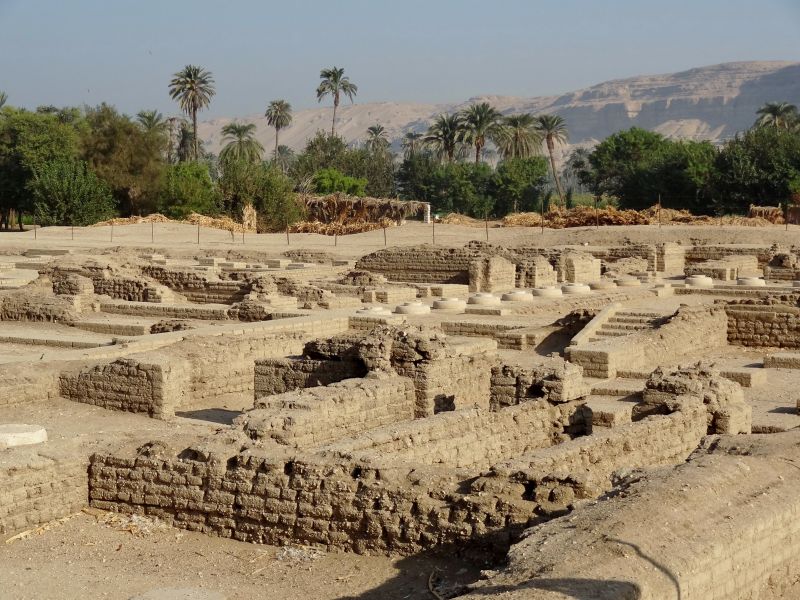 Ruinen des Nordpalasts von Amarna.