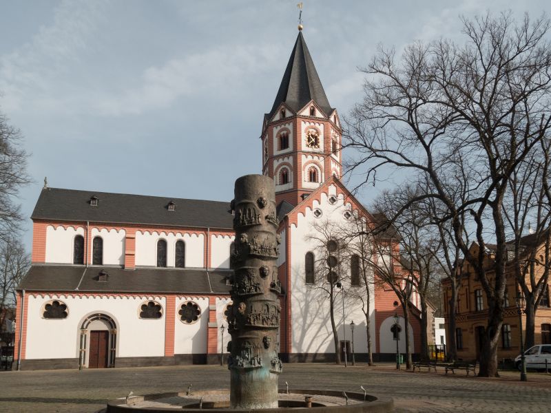 Stiftskirche St. Margareta in Gerresheim bei Düsseldorf. Es lag damit bei Jülich-Kleve-Berg.