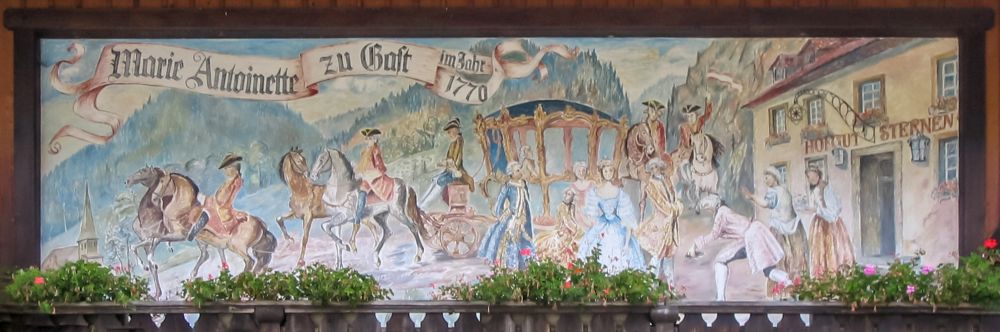 Wandgemälde am Hofgut Sternen im Höllental bei Freiburg, das Marie Antoinettes Brautzug zeigt.